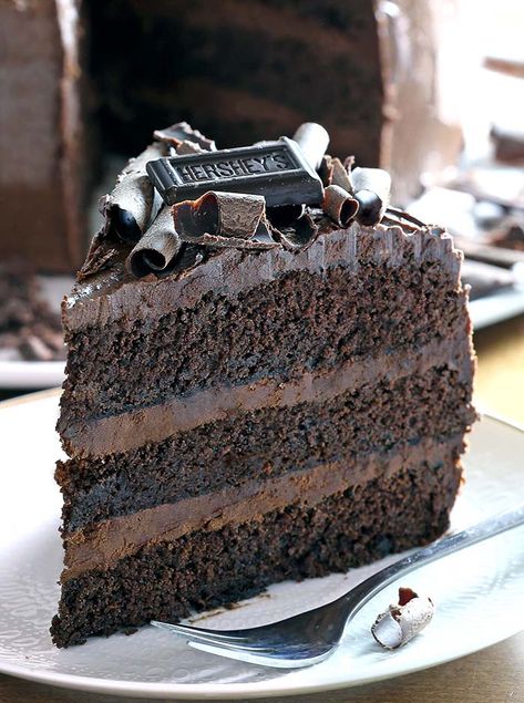 Dark Chocolate Cake Recipes, Dark Chocolate Recipes, Whiskey Cake, Amazing Chocolate Cake Recipe, Dark Chocolate Cake, Cake Liner, Homemade Chocolate Cake, Dark Chocolate Cakes, Chocolate Layer Cake