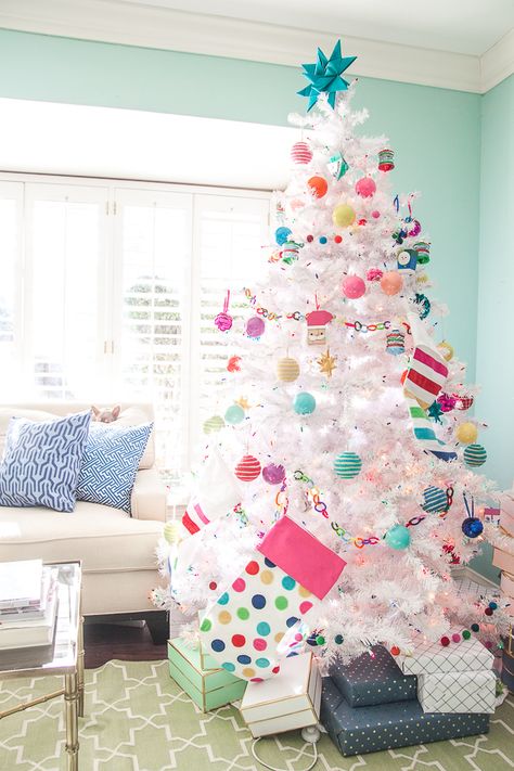 Christmas Tree With Colorful Ornaments, Colorful Ornaments, Christmas Tree White, Types Of Christmas Trees, Retro Christmas Decorations, Holiday Home Tour, Alternative Christmas, Rainbows Christmas, White Christmas Trees