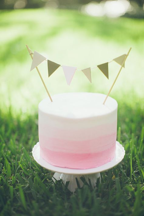 Pink Gradient Birthday Cake, Simple Pink Ombre Cake, Ombre Pink Birthday Cake, Ombre Cake How To, 1st Birthday Smash Cake Girl, Pink Ombre Cake Birthday, Pink Ombre Smash Cake, Pink Ombre Birthday Cake, Simple Pink Cake