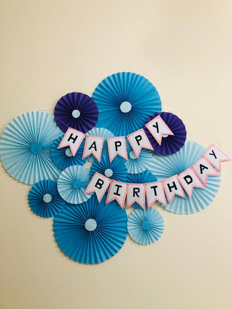 Birthday Handmade Decoration, Birthday Craft Decorations, Decoration Idea For Birthday At Home, Birthday Decorations Homemade, Paper Craft For Birthday Decoration, Birthday Decorations For School, Birthday Decorations Crafts, Diy Decor Birthday Party, Birthday Craft Decoration Ideas