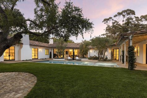 Montecito California, Central Courtyard, Folding Glass Doors, Hacienda Style, Timber House, Park Lane, Great House, New Build, Visitor Center