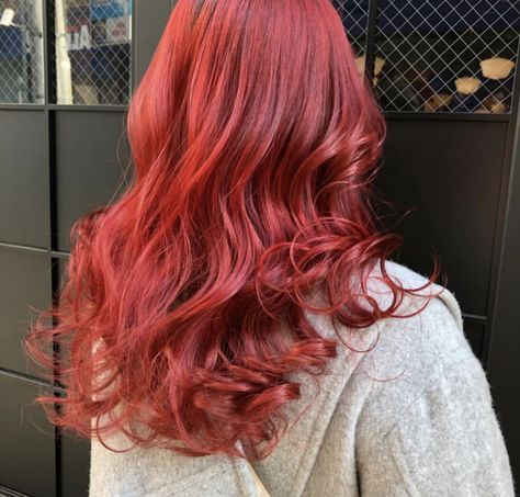 Grapefruit Hair Color, Dark Coral Hair, Dark Peach Hair Color, Pinky Red Hair, Peach Red Hair, Pastel Red Hair, Dark Peach Hair, Strawberry Pink Hair, Pink Orange Hair