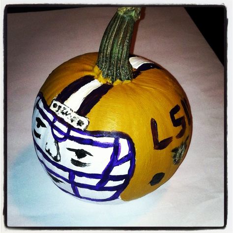 LSU pumpkin!🎃🏈 Lsu Pumpkin Painting, Fall Goodies, Pumpkin Carving Kits, Pumpkin Decorating Contest, Tiger Football, Geaux Tigers, Pumpkin Carving Templates, Diy Halloween Costumes Easy, Pumpkin Pumpkin