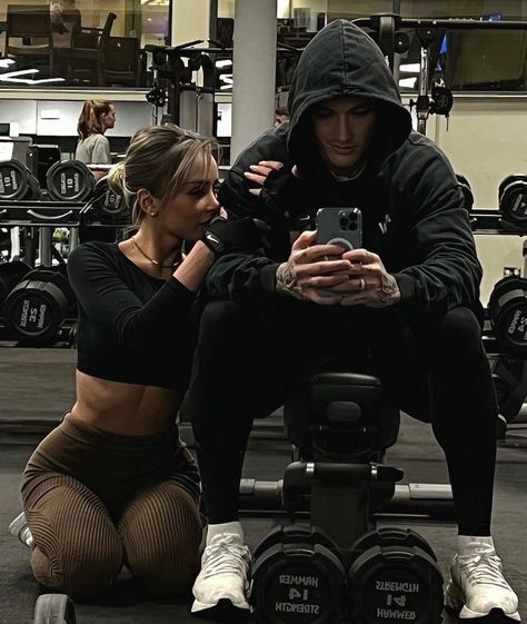 Couple Pics on Twitter: "https://t.co/X8sFKyEy31" / Twitter Gym Couple, Gym Pictures, Gym Photos, Gym Fits, Trening Fitness, Gambar Figur, Gym Inspiration, Naha, Workout Aesthetic