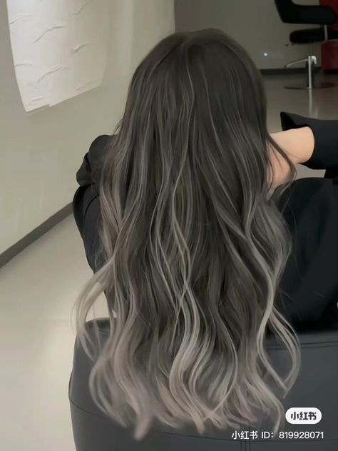 Ulzzang Colored Hair, Dyed Hair Highlights Blondes, Dyed Hair Inspiration Long Hair, Chinese Hair Color Ideas, Korean Hair Color Cool Tone, Korean Hair Balayage, Brown Hair With White Ends, Korean Ombre Hair, Korean Colored Hair