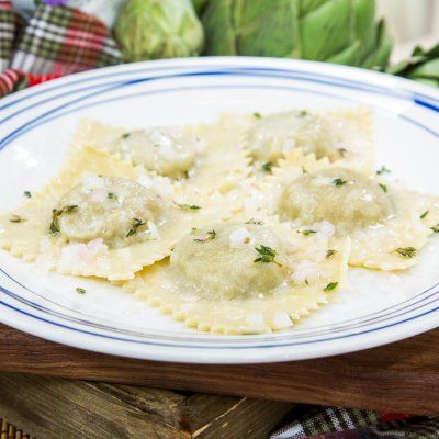 Artichoke Ravioli, Hallmark Recipes, Round Pasta, Ravioli Filling, Family Dinner Night, Artichoke Recipes, Pasta Pasta, Healthier Food, Perfect Pasta