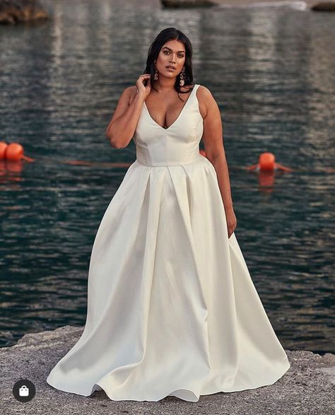 One Day Bridal, Plus Wedding Dresses, Wedding Dresses A, Plus Size Brides, Plus Size Wedding Dresses, Plus Size Wedding Gowns, Plus Size Bride, Pnina Tornai, Curvy Bride