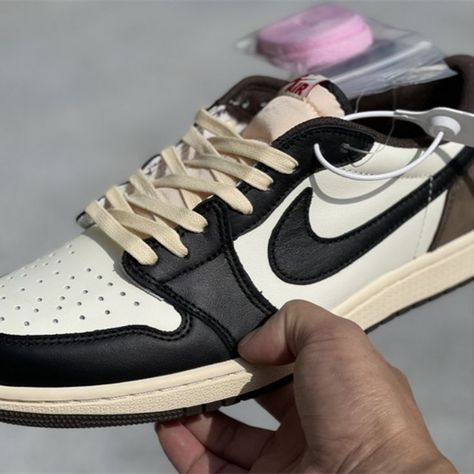 Air Jordan 1 low mocha #airjordan1lowmocha #airjordan1low #airjordan1 #airjordan #air #jordan1low #mochajordans1 #mochajordans #mochajordanlows #sneaker #sneakers #sneakerhead #sneakercon #sneakernews #sneakeraddict #sneakerfreaker #sneakerheads #sneakerporn #sneakersgeneration Jordan Lows, Jordan 1 Mocha, Sneakers Addict, Jordan 1 Low, Air Jordan 1 Low, Nike Air Force Sneaker, Jordan 1, Sport Fashion, Mocha