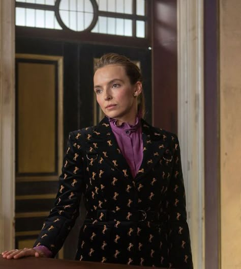 The 9 Best Killing Eve Outfits Worn By Villanelle | Who What Wear Killing Eve Fashion, Killing Eve Outfits, Villanelle Style, Villanelle Outfits, Killing Eve Villanelle, Jodie Comer Killing Eve, Eve Fashion, Eve Villanelle, Sheer Sleeve Dress