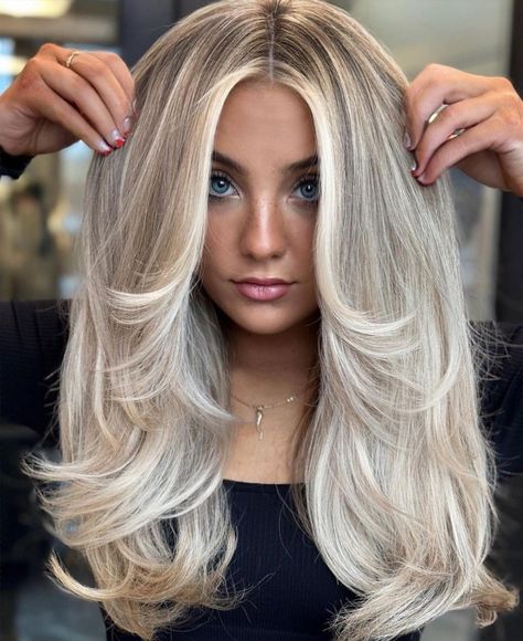 Ashy Blonde Hair with Platinum Highlights Ash Blonde Babylights, Dimensional Ash Blonde, Ashy Blonde Hair, Blonde Babylights, Copper Blonde Hair Color, Pale Blonde Hair, Summer Blonde Hair, White Blonde Hair, Beautiful Blonde Hair