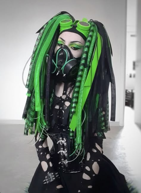 Neon Goth Aesthetic Outfit, Neon Green Cyberpunk Outfit, Goth Cyberpunk Outfit, Neon Goth Outfit, Green Punk Aesthetic, Green Goth Aesthetic, Cybergoth Clothes, Green Cybergoth, Neon Steampunk