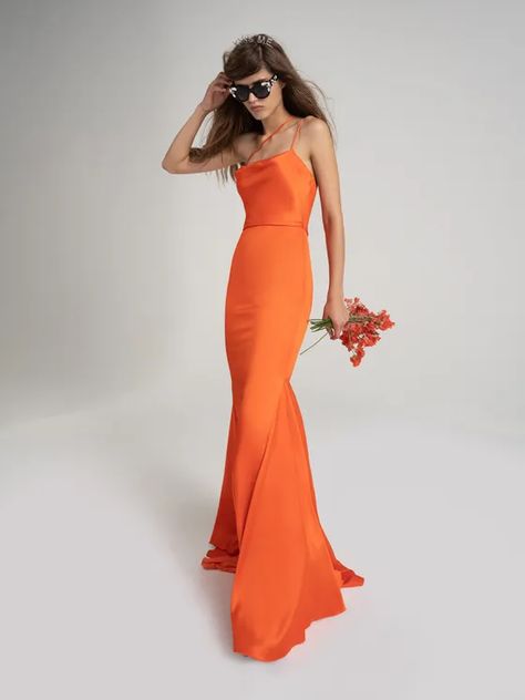 Beach Wedding Guest Dresses, Vera Wang Bridesmaid, Bright Orange Dress, Modern Bridesmaid Dresses, Orange Gown, Beach Wedding Guest, Wedding Hairstyles For Medium Hair, Orange Bridesmaid, Orange Bridesmaid Dresses