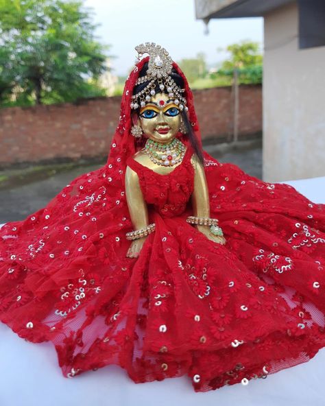 Radha Rani Shringar, Radha Shringar, Radha Rani Dress, Radha Beauty, Shri Radhe, Mom Tattoo Designs, Laddu Gopal Dresses, Radha Rani, Baby Frocks Designs