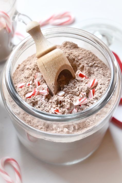 Instant Peppermint Mocha Latte Mix ⋆ SomeTyme Place Peppermint Mocha Latte, Homemade Peppermint Mocha, Peppermint Mocha Creamer, Mocha Latte Recipe, Mocha Creamer, Peppermint Mocha Recipe, Holiday Martinis, Hot Cocoa Mix Recipe, Hot Chocolate Mix Recipe