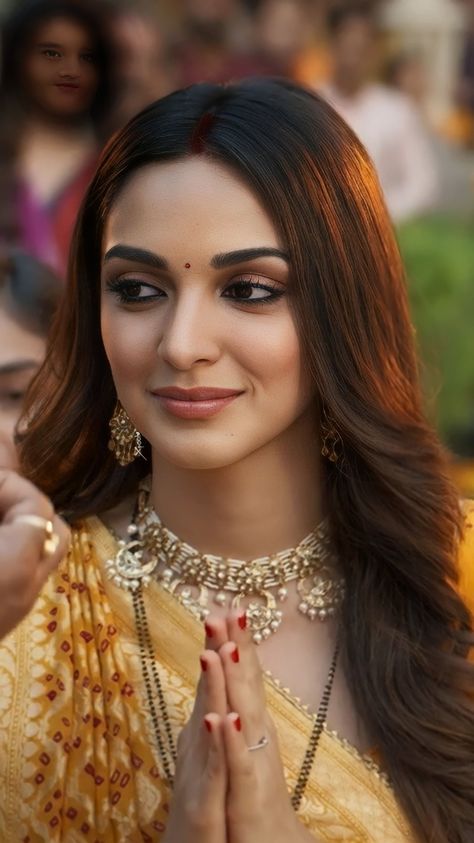 Sister Poses, Simple Saree Designs, Sidharth Malhotra, Indian Fashion Trends, Blow Dry Hair, Actress Without Makeup, Hair Styler, Kiara Advani, Stylish Dress Book