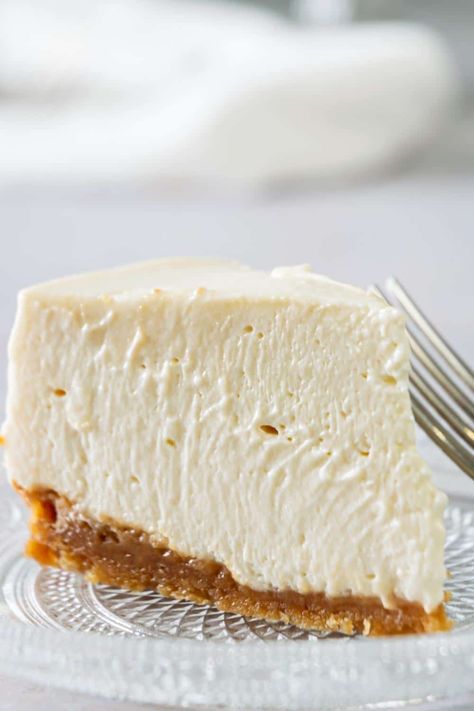 Perfect Cheesecake, Homemade Graham Cracker Crust, Biscuits Graham, Pudding Flavors, Cheesecake Recipes Classic, Homemade Graham Crackers, Homemade Cheesecake, Classic Cheesecake, Best Cheesecake