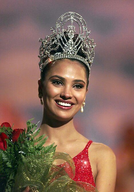 INDIA'S SECOND MISS UNIVERSE(2000)-LARA DUTTA......... Lara Dutta Miss Universe, Miss Universe 2000, Miss Universe Winners, Manushi Chiller, Lara Dutta, Miss India, Miss America, Miss Universe, Miss World