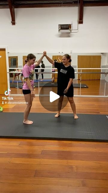 Jazz Partner Tricks, Easy Dance Lifts 2 People, Gymnastics 2 People, Yoga Tricks For 2 People, Trio Dance Lifts, Acro Dance Tricks Easy, Yoga Poses For Two People Hard, Easy Stunts To Do With Friends, Easy Partner Stunts