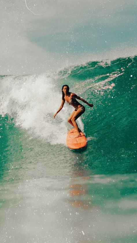 Surfing Aesthetic, Big Surf, Surf Aesthetic, Billabong Girls, Surf Girl, Surf Vibes, Surfing Pictures, Surf Club, Surf Life