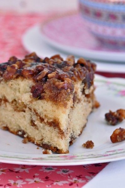 Pioneer Woman Sticky Bun Crinkle Cake, Sticky Bun, Bun Cake, Coffee Cake Recipe, Cake Baking Recipes, Coffee Cakes, Sticky Buns, Coffee Cake Recipes, Dump Cake Recipes