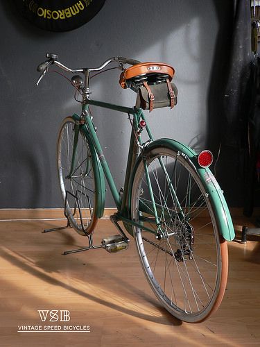 Vintage Racing Bicycles, Bici Fixed, Bianchi Bicycle, Bike Restoration, Urban Bicycle, Velo Vintage, Speed Bicycle, Retro Bicycle, Old Bicycle