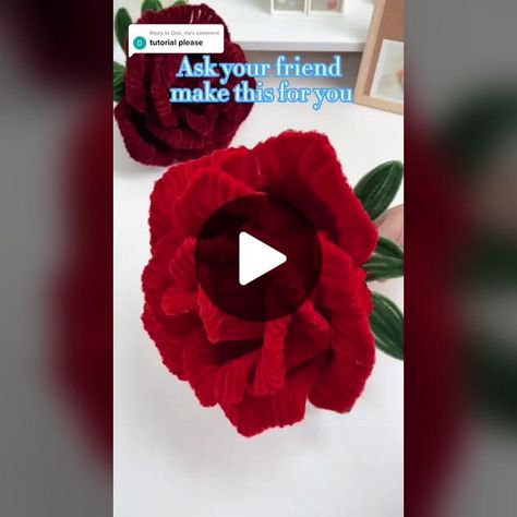 How To Pipe Roses, Pipe Cleaner Flowers, Giant Roses, Flower Step By Step, Felt Flowers Diy, Diy Pipe, Pipe Cleaner Crafts, Rose Tutorial, Cute Paper