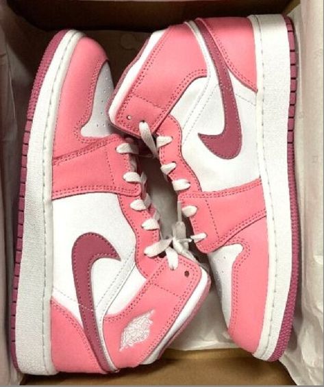 Nike Jordan Air 1 Pink, Air Jordans Pink, Jordan 1 Mid Valentines Day, Valentines Day Jordans, Jordans Pink, Nike Rosa, Jordan 1 Pink, Valentines Day 2023, Jordan Rose