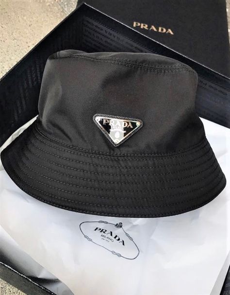 Prada bucket hat Prada Bucket Bag, Hairstyles List, Short Shag Hairstyles, Prada Collection, Hairstyle Trends, Most Wanted, Mode Streetwear, Stylish Hair, Nice Shorts