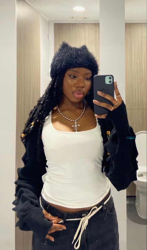 Fall Fit, 100 Followers, Women's Beanie, Fall Fits, Faux Locs, Fall Street Style, Fall Trends, Fall Hair, Aesthetic Fashion