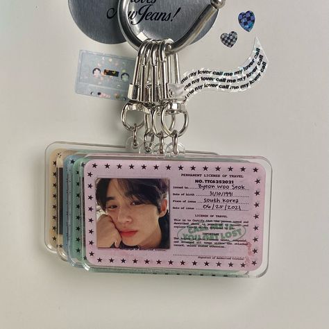 [PO] byeon woo seok id keychain ೃ࿐ — $7.60 sgd — 4 colours — abt 6.5cm big preorder period: 7 june-14 june preorder on byeonsarkives.com or DM me. #byeonwooseok #kpop #kpopmerch #fanmadekpop #lovelyrunner #ryusunjae #wooseok #kdrama Selling Booth Ideas, Id Keychain, Kpop Keychain Aesthetic, Concert Freebies Kpop Ideas, Kpop Concert Freebies, Kpop Id, Anik Anik, Kpop Freebies, Kpop Keychain