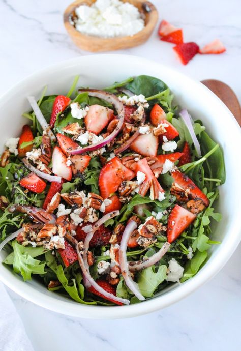 Goat Cheese Strawberry Salad - Strawberry Goat Cheese Salad Recipe, Strawberry Goat Cheese Salad, Cheese Pasta Salad, Strawberry Goat Cheese, Goat Cheese Pasta, Spring Mix, Strawberry Salad, Goat Cheese Salad, Cheese Salad