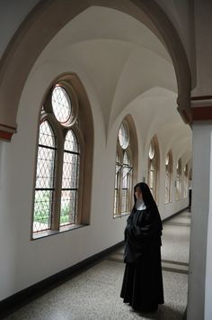 Nuns Habits, Monastic Life, Loving Kindness, Fotografi Vintage, Prayer Life, Bride Of Christ, The Cloisters, Catholic Art, Roman Catholic