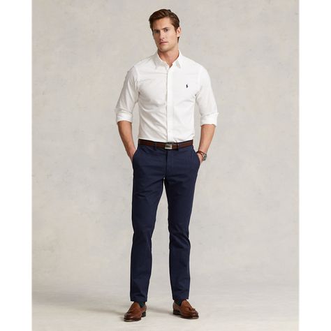 Specially washed to create a timeworn look, these stretch chino trousers are a Polo essential for any day of the week. Office Outfit Men, Men Work Outfits, Chinos Men Outfit, Interview Outfit Men, Mens Business Casual, Mens Business Casual Outfits, Shirt Outfit Men, Polo Outfit, Herren Style