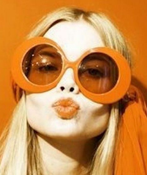 Crazy 60s sunglasses Mode Pop, Mode Retro, Mode Hippie, Orange You Glad, Round Glasses, I'm With The Band, Orange Is The New, Orange Crush, Orange Is The New Black