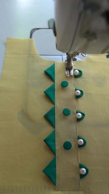 Chudi Neck Designs, Diy Belt For Dresses, Tips And Trick, Churidar Neck Designs, Easy Dress Sewing Patterns, Sewing Tips And Tricks, Sewing Tricks, Latest Blouse Designs Pattern, Bridal Gift Wrapping Ideas