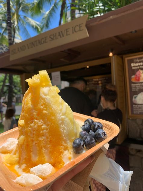 Oahu Aesthetic, Hawaiian Ice Cream, Shave Ice Hawaii, Hawaiian Aesthetic, Uh Manoa, Oahu Trip, Hawaii Pics, Ice Aesthetic, Hawaiian Desserts