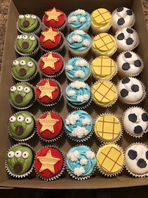 Woody Cupcakes Toy Story, Toy Story Twins Birthday, Two Infinity And Beyond Birthday Cupcakes, Toy Story Cupcakes Ideas, Toy Story Cupcake Cake, Toy Story Cupcake Ideas, Cupcakes Toy Story, Toy Story Birthday Cake, Cupcake Toy