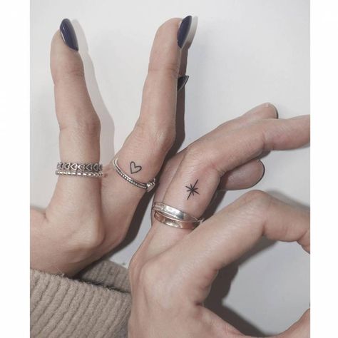 Heart And Star Tattoo, Tattoo For Best Friends, Small White Tattoos, Matching Bff Tattoos, Heart Tattoo On Finger, Birthday Tattoo, Finger Tattoo For Women, Star Tattoo, Infinity Tattoos