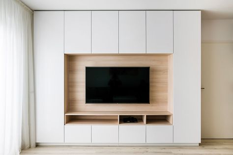 Tv Unit With Wardrobe Living Rooms, Tv In Wardrobe Ideas, Tv In Wall Bedroom, Wardrobe Design Bedroom Tv, Wardrobe Wall With Tv, Tv Wardrobe Living Room, Tv Shelf Ideas Bedroom, Tv And Wardrobe Unit, Tv Unit Design With Wardrobe