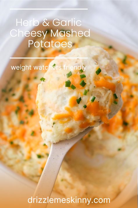 These herb & garlic cheesy mashed potatoes are delicious! Simple to make and so flavorful, 4 points per serving on WW. Ww Mashed Potatoes, Cheesy Garlic Mashed Potatoes, Freezing Mashed Potatoes, Weight Watchers Crock Pot Recipes, Recipe Builder, Potato Patties, Cheesy Mashed Potatoes, Creamy Potato, Weight Watchers Dinner Recipes