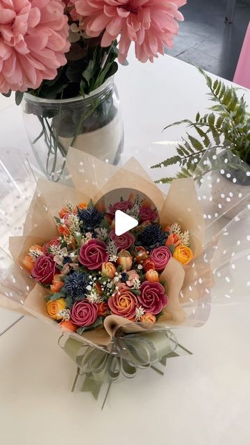 Diy Cupcake Bouquet Tutorials, Flower Bouquet Cake Ideas, 7 Cupcake Bouquet, How To Make A Cupcake Bouquet Tutorials, 12 Cupcake Bouquet, Wedding Cupcake Bouquet Centerpieces, Bouquet Of Cupcake Flowers, Bouquet Of Flowers Cake, Flower Cake Bouquet