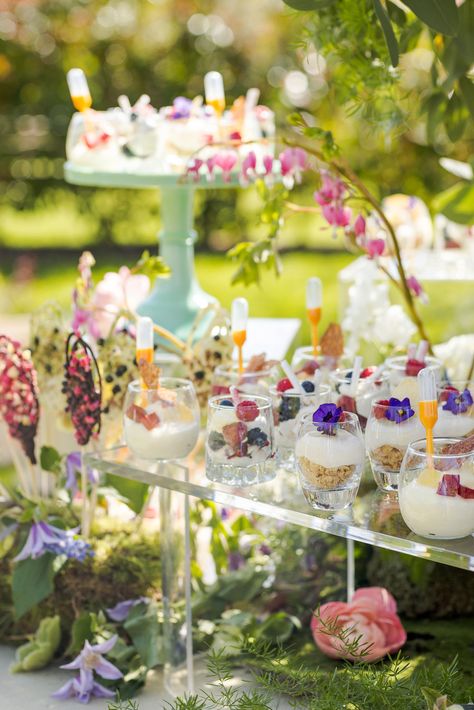 Floral Dessert Table, Nitrogen Ice Cream, Creative Catering, Garden Party Recipes, Flower Desserts, Floral Dessert, Dessert Bar Wedding, Liquid Nitrogen, Colorful Desserts