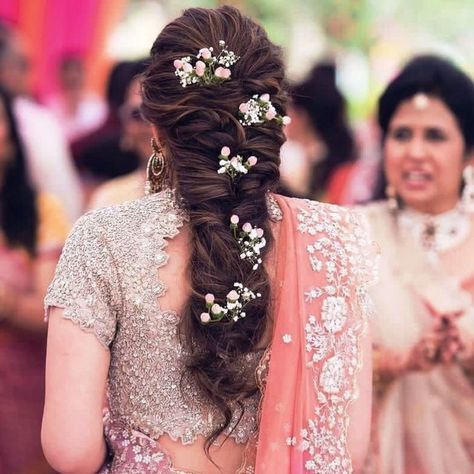 Pretty Ideas to Use Baby's Breath Flowers in Your Wedding Extravaganza | ShaadiSaga Braids With Flowers, Hairstyle For Engagement, Engagement Hairstyle, Messy Braided Hairstyles, Bridal Hairstyle Ideas, भारतीय दुल्हन संबंधी, Bridal Hairstyle Indian Wedding, Engagement Hairstyles, Bridal Braids