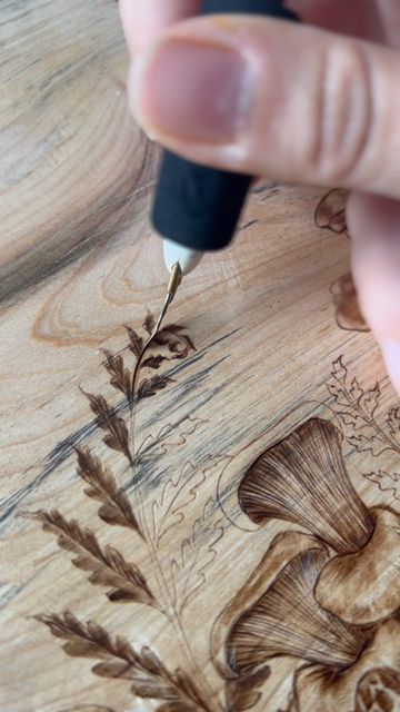 Pyrography Ideas Inspiration, Pyrography Tips, Drawing Stand, Wood Burning Tips, Pyrography Designs, Pyrography Tools, Wood Burning Pen, Wood Burning Techniques, Wooden Cart