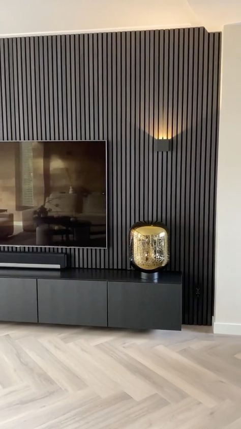 Black Akupanel Wall, Wooden Panels Tv Wall, Wood Panel Tv Wall Black, Wood Slat Dining Room, Akupanel Wall Tv, Living Room Tv Wall Black, Black Wooden Slats Tv Wall, Black Lounge Room, Dark Slat Wall