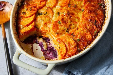 Delish Sweet Potato Au Gratin, Potato Au Gratin, Sweet Potato Gratin, Autumn Side Dishes, Gratin Dish, Potato Gratin, Thanksgiving Sides, Thanksgiving Side Dishes, Sweet Potato Recipes