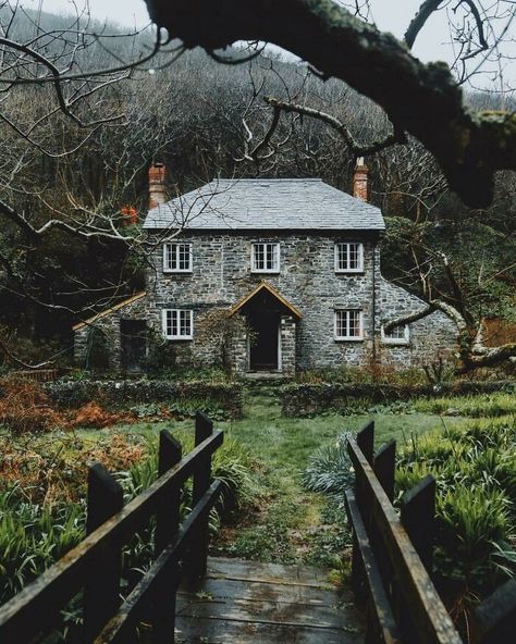 In The Middle Of Nowhere, Middle Of Nowhere, Stone Cottage, Old Stone, English Cottage, Stone House, English Countryside, Cozy Cottage, Design Case