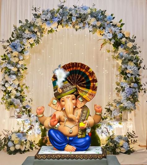 Ganpati Decoration Theme Ideas, Ganpati Celebration, Flower Decoration For Ganpati, Ganpati Decoration Theme, Ganesh Chaturthi Decoration, Ganpati Decoration At Home, Diy Floral Decor, Janmashtami Decoration, Decoration Event