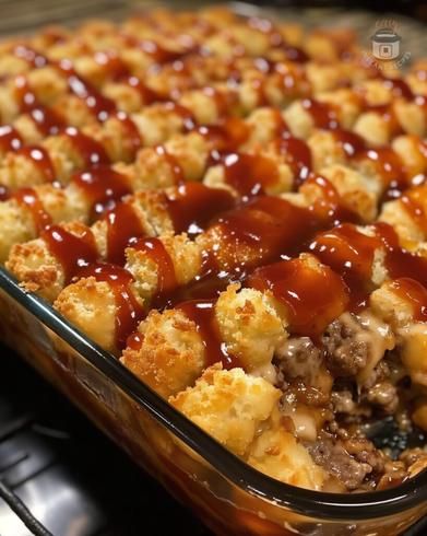 Cheesy Tater Tot Meatloaf Casserole: A Comfort Food Dream Come True Tater Tot Meatloaf, Cheesy Meatloaf, Cheesy Tater Tots, Beef Empanadas Recipe, Meatloaf Casserole, Tater Tot Casserole Recipes, Meatloaf Ingredients, Tot Casserole, Tater Tot Casserole