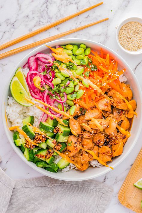 30-Minute Chicken Poke Bowls — 🥕🍋‍🟩🌺🍗Fragrant jasmine rice is topped with juicy pieces of chicken coated in a SWEET and TANGY sauce! A mixture of fresh herbs and veggies on top adds tons of crunch and texture! This FAST and EASY recipe is perfect for meal prep, a satisfying lunch, and busy weeknight dinners! If you're tired of eating bowls of salads, make these poke bowls instead! Minute Chicken, Poke Bowl Recipe, Averie Cooks, Bowl Ideas, Poke Bowls, Fast Easy Meals, Poke Bowl, Jasmine Rice, Sweet Sauce